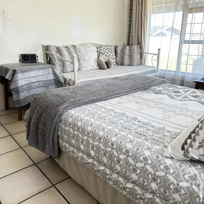 2 Bedroom Property for Sale in Fraaiuitsig Western Cape